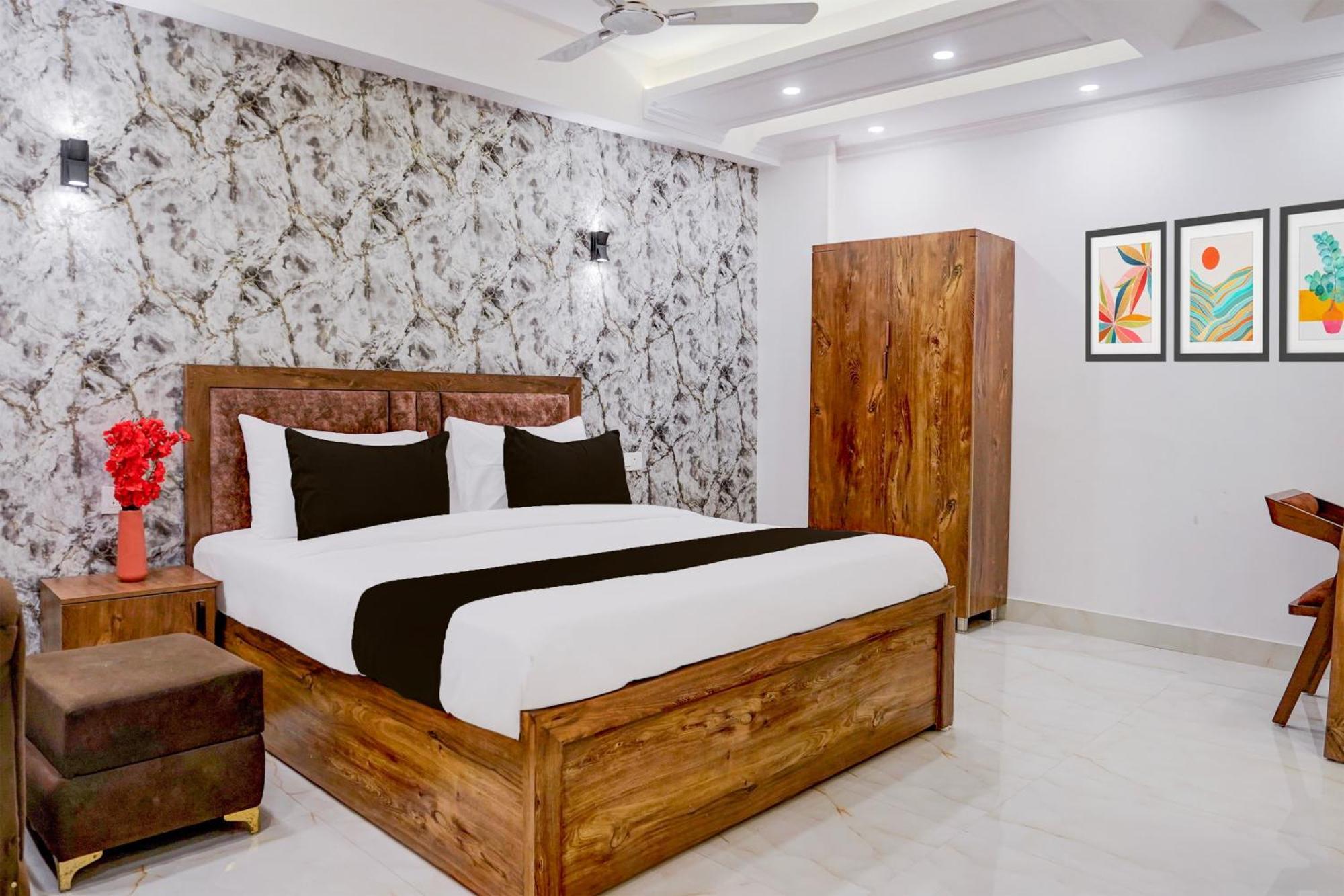 Townhouse Hotel Grand Emporio By Sbg Near Vaishali Metro Station กาเซียบัด ภายนอก รูปภาพ