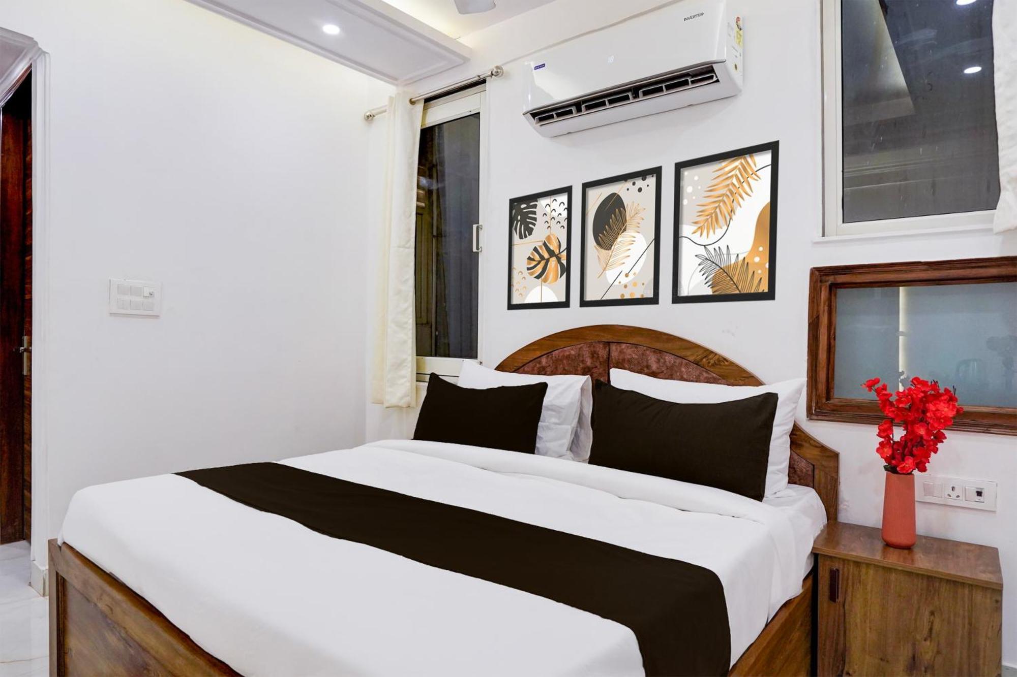 Townhouse Hotel Grand Emporio By Sbg Near Vaishali Metro Station กาเซียบัด ภายนอก รูปภาพ